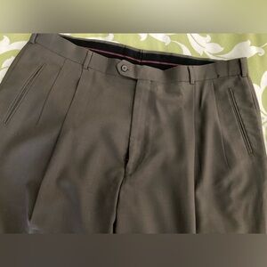 Louis Raphael pleated front cuffed dress pants / trousers